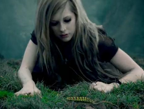 *Video:avril lavigne - alice - let go