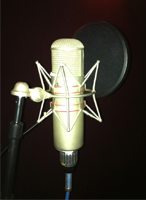 Grabando dos nuevas canciones en el estudio