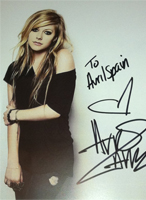 ¡Avril Lavigne nos hace un regalo por navidad!