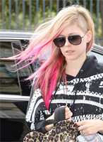 Avril vuelve a Francia