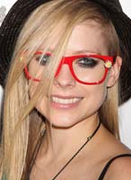 Avril habla con una fan
