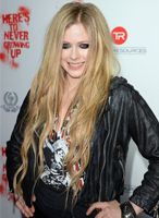 Avril canta ’17’ en Viper Room