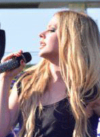 Avril cantó en Wango Tango 2013