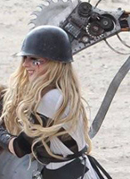 Avril se disculpa y explica que el video saldrá junto al single