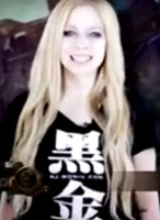 Avril promociona el videojuego online Black Gold