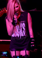 Give You What You Like cantada por primera vez en directo