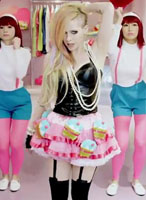 El videoclip de Hello Kitty es calificado como racista