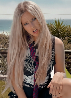 Avril estrena Tik Tok